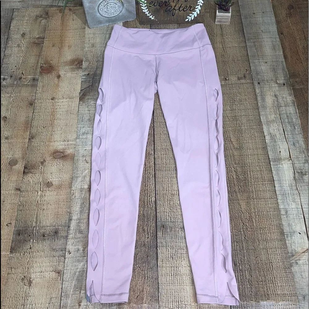 Victoria’s Secret knockout leggings open cutout side